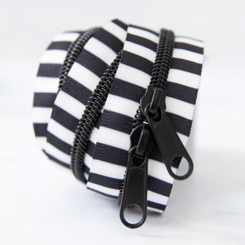 30" Black & White Stripe Zipper with Black Accent - SSCZ05