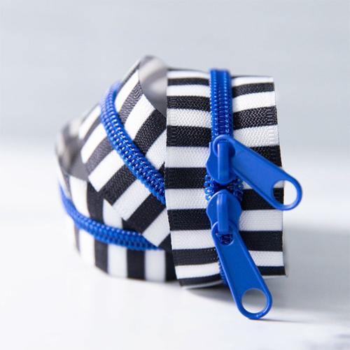 30" Black & White Stripe Zipper with Blue Accent - SSCZ03