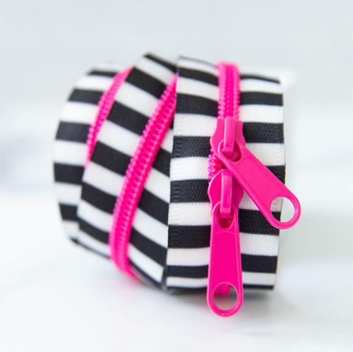 30" Black & White Stripe Zipper with Pink Accent - SSCZ01