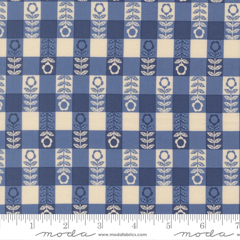The Henhouse Quilt Fabric - Tablecloth on Cobalt - 48436 17