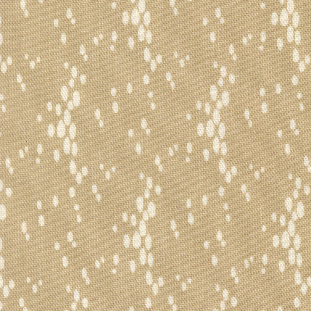 Arabesque Quilt Fabric - Vista in Moonbeam Tan - 33837 12