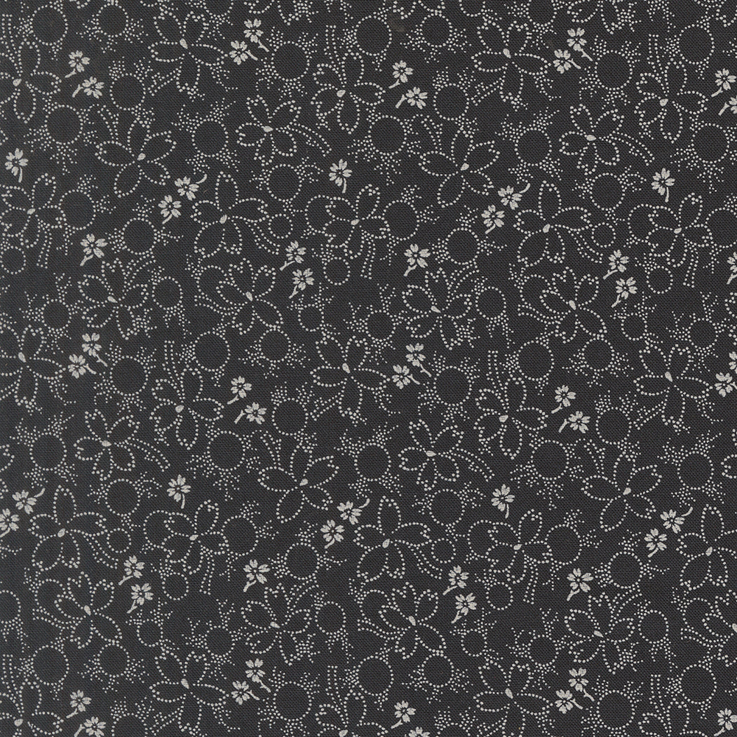 Arabesque Quilt Fabric - Wonder in Midnight Blue - 33835 17