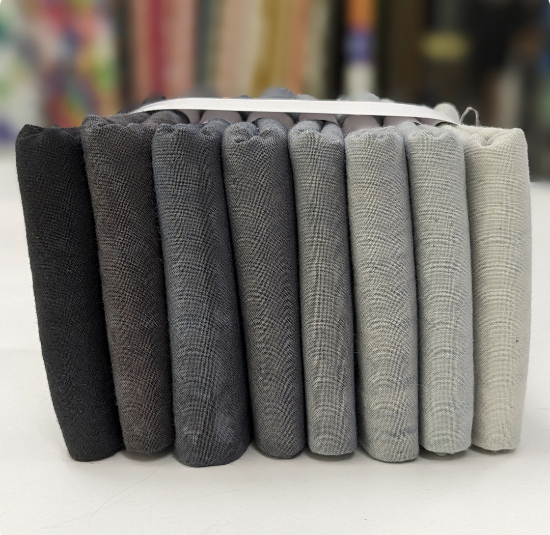 Cherrywood Hand Dyed Fabrics - Onyx Blend 8 Step Fat Quarter Bundle (Black to Gray) - 8 pieces