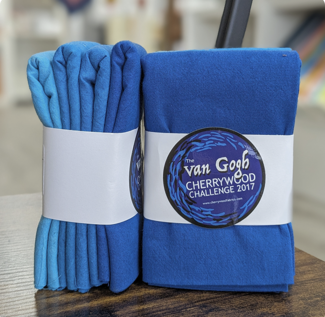 Cherrywood Hand Dyed Fabrics - Van Gogh Medley 4 Step Fat Quarter Bundle (Blue) - 4 pieces