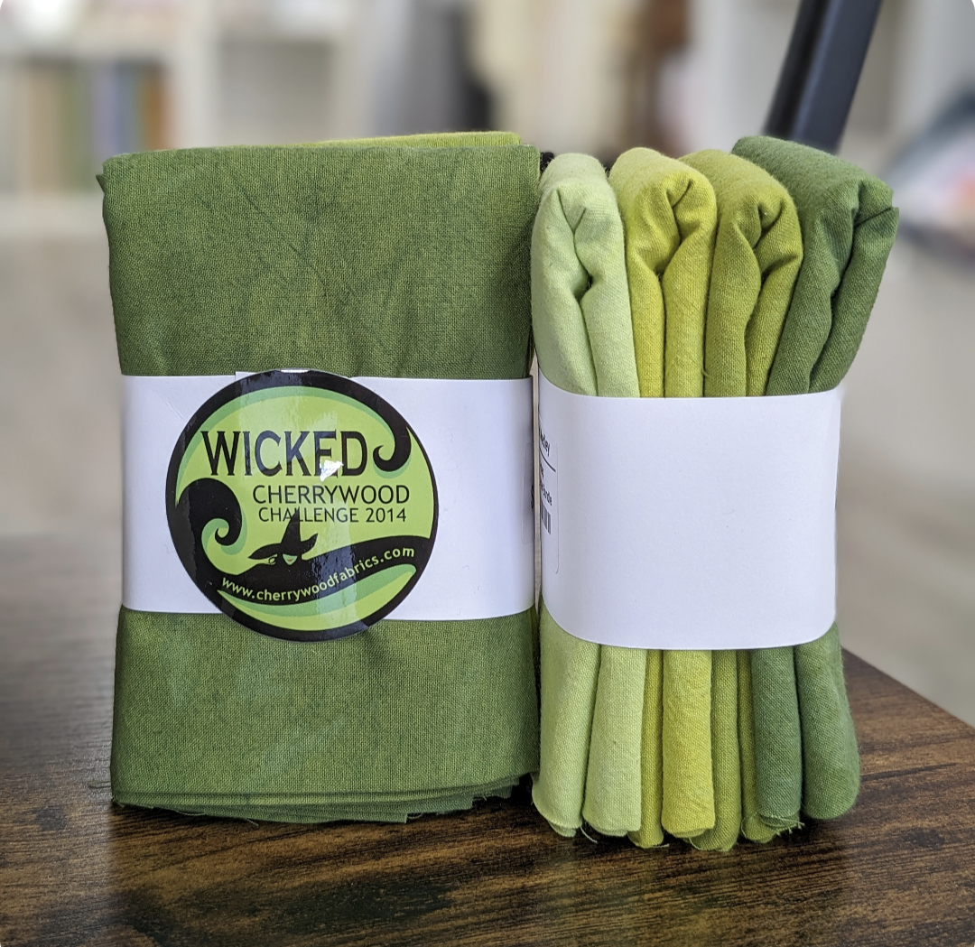 Cherrywood Hand Dyed Fabrics - Wicked Medley 4 Step Fat Quarter Bundle (Green) - 4 pieces