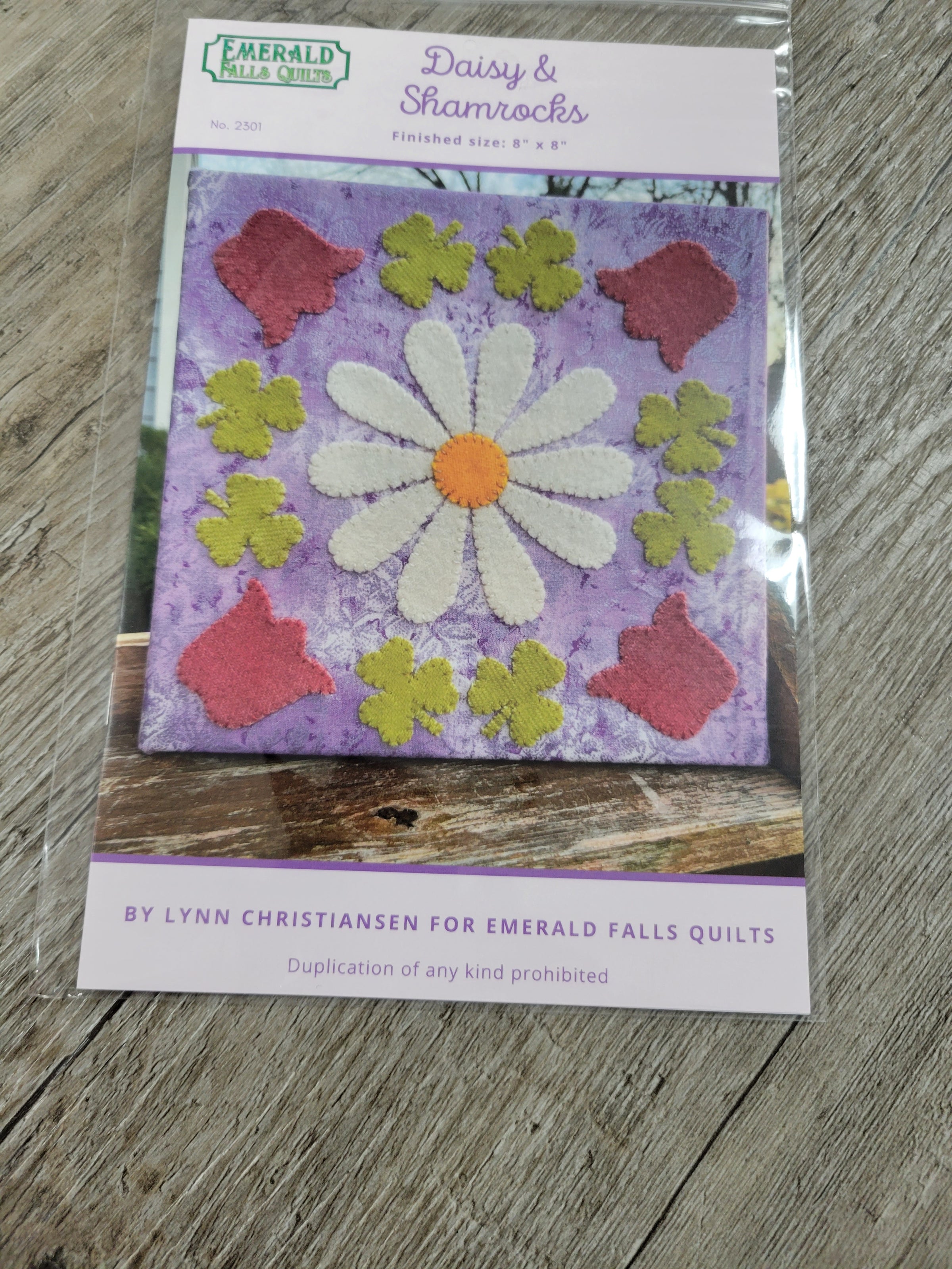 Daisy & Shamrocks Pattern - 2301