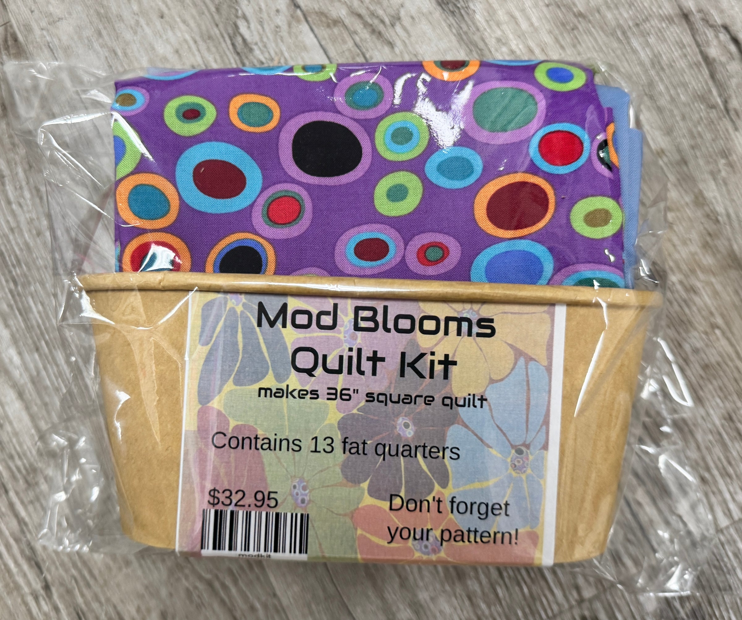 Mod Blooms Quilt Kit