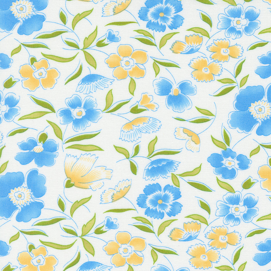 Linen Cupboard Quilt Fabric - Daisy Apron in Chantilly White/Cornflower Blue - 20480 21