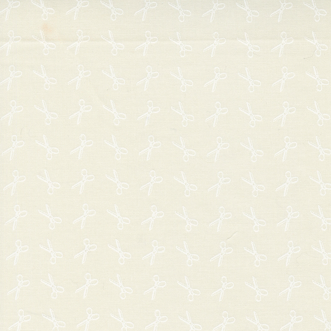 Linen Cupboard Quilt Fabric - Scissors in Ivory - 20483 12