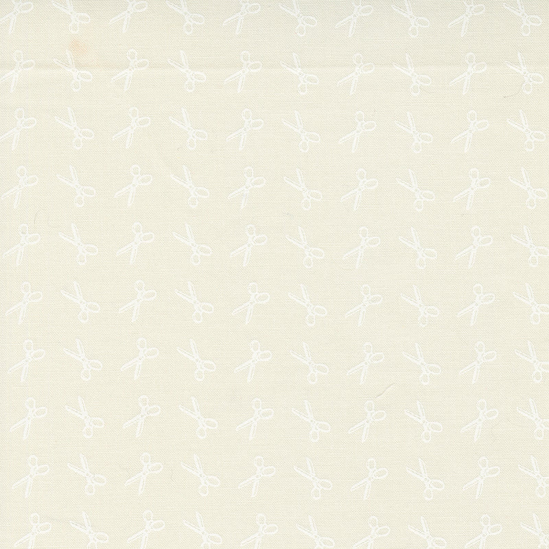 Linen Cupboard Quilt Fabric - Scissors in Ivory - 20483 12