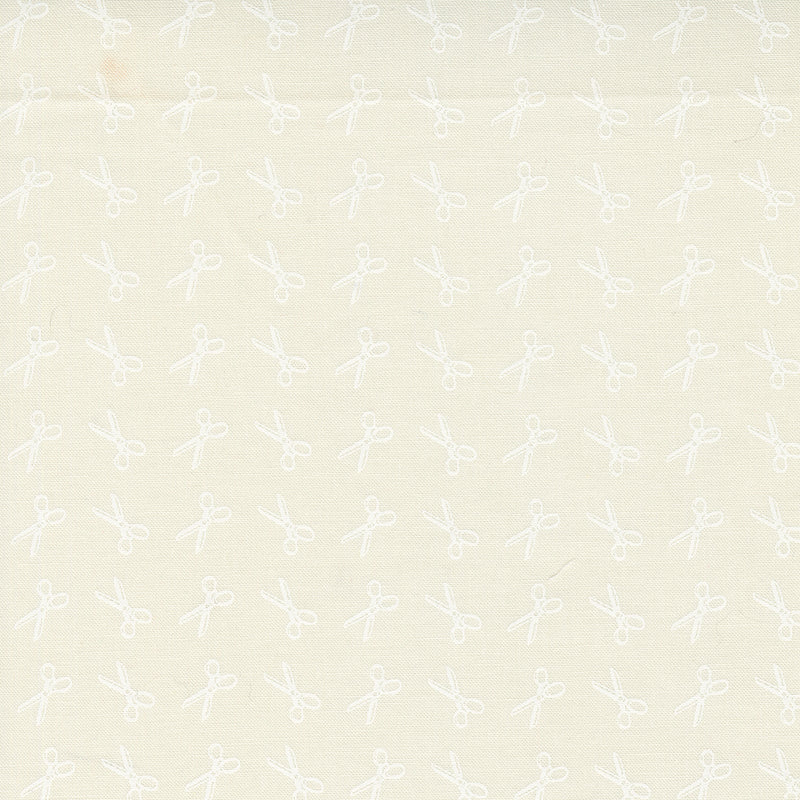 Linen Cupboard Quilt Fabric - Scissors in Ivory - 20483 12