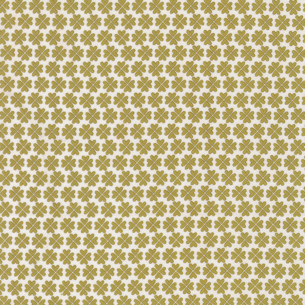 Lucky Quilt Fabric - Feeling Lucky Clover in Grass Green - 55703 16