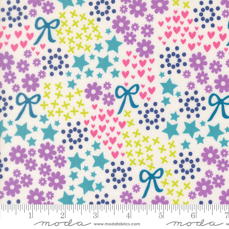 Maker's Delight Quilt Fabric - Doodles in Breeze Multi - 28100 31
