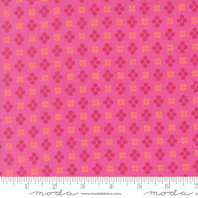 Maker's Delight Quilt Fabric - Handwork in Peony Pink - 28104 18