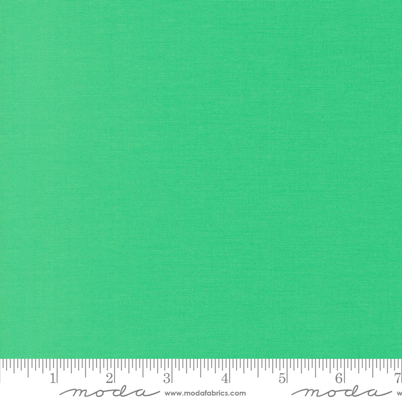 Moda Bella Solids in Jadeite - Elizabeth Hartman's Favorites - 9900 471