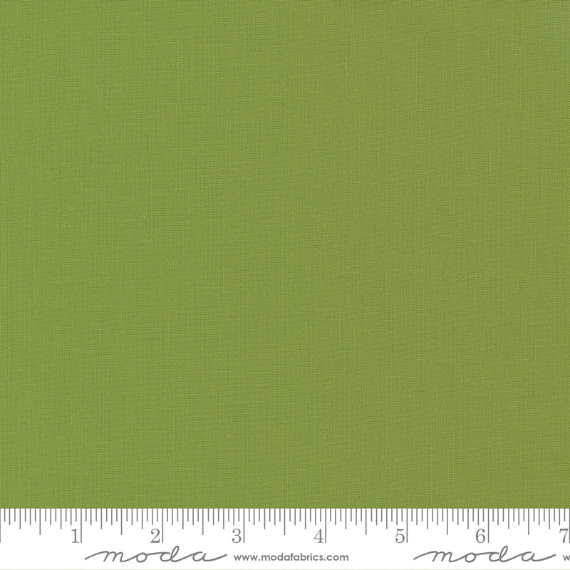 Moda Bella Solids in Leaf - Elizabeth Hartman's Favorites - 9900 192