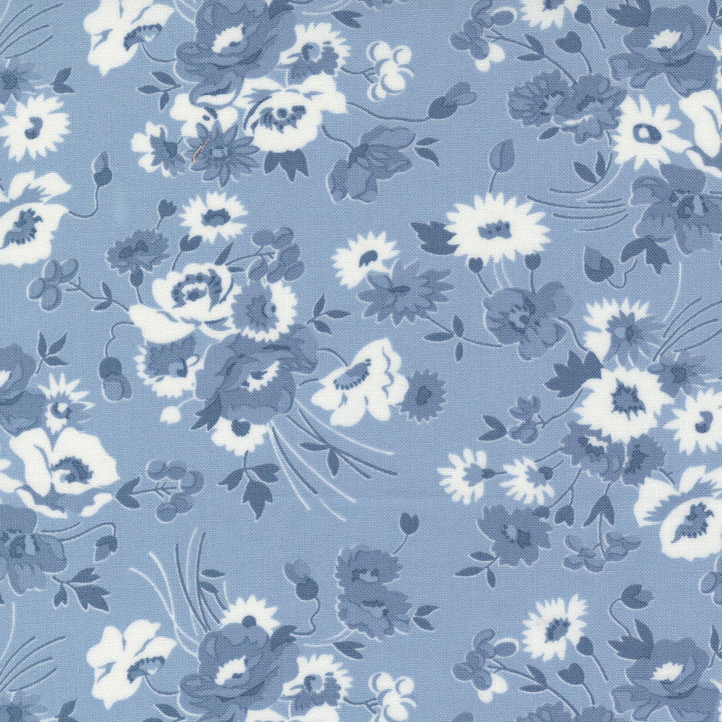 Nantucket Summer Quilt Fabric - Somerset Florals in Light Blue - 55260 24