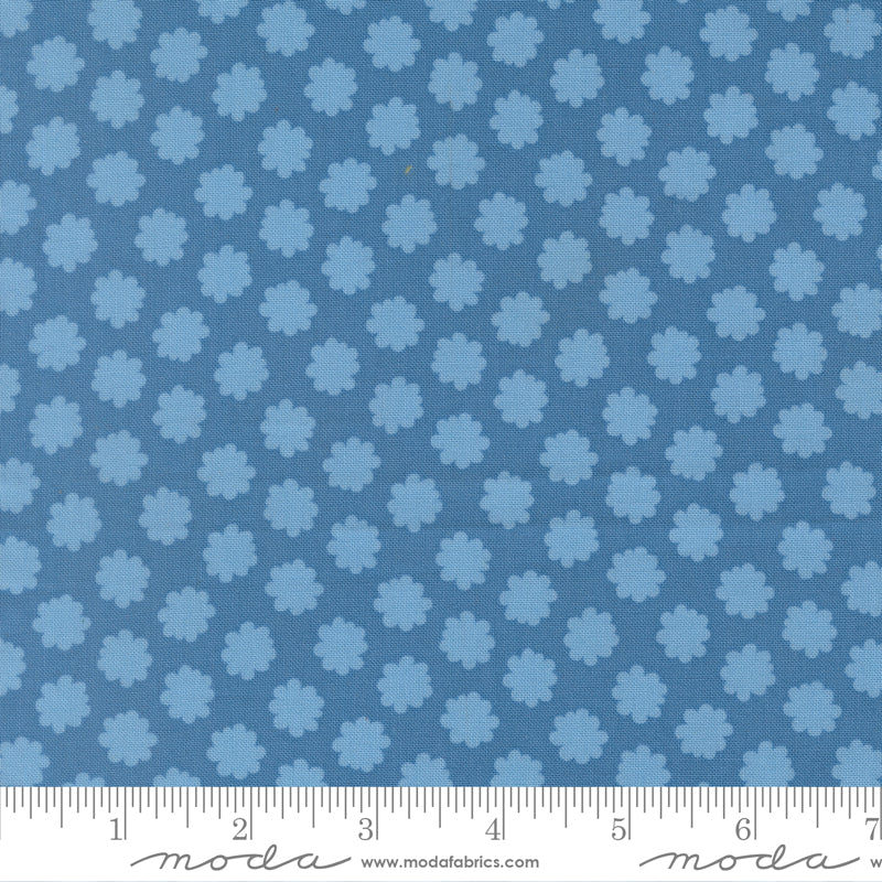 Scenery Quilt Fabric - Puffball in Coastal Blue - 51276 15