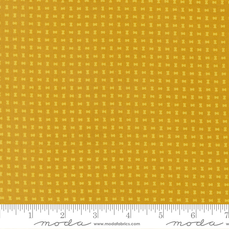 Scenery Quilt Fabric - Spools in Golden - 51277 12