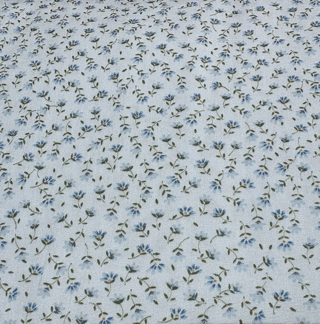 Sevenberry Petite Fleurs Quilt Fabric - Floral in Blue - 6100 D3-22