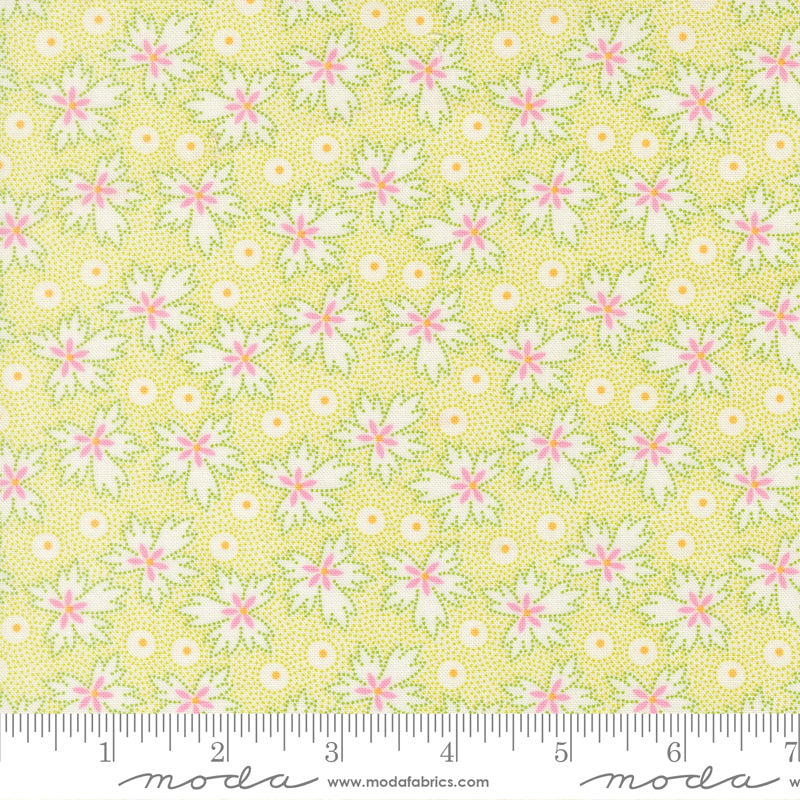 Summer's End Quilt Fabric - Geranium Leaves in Sprout Green - 35432 27