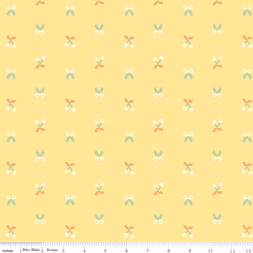Sunsetridge Quilt Fabric - Scissors in Sunshine Yellow - C15733-SUNSHINE