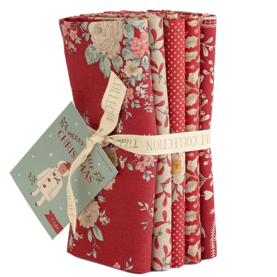 Tilda Merry Little Christmas Quilt Fabric - 5 piece Fat Quarter Bundle in Red - TIL300242