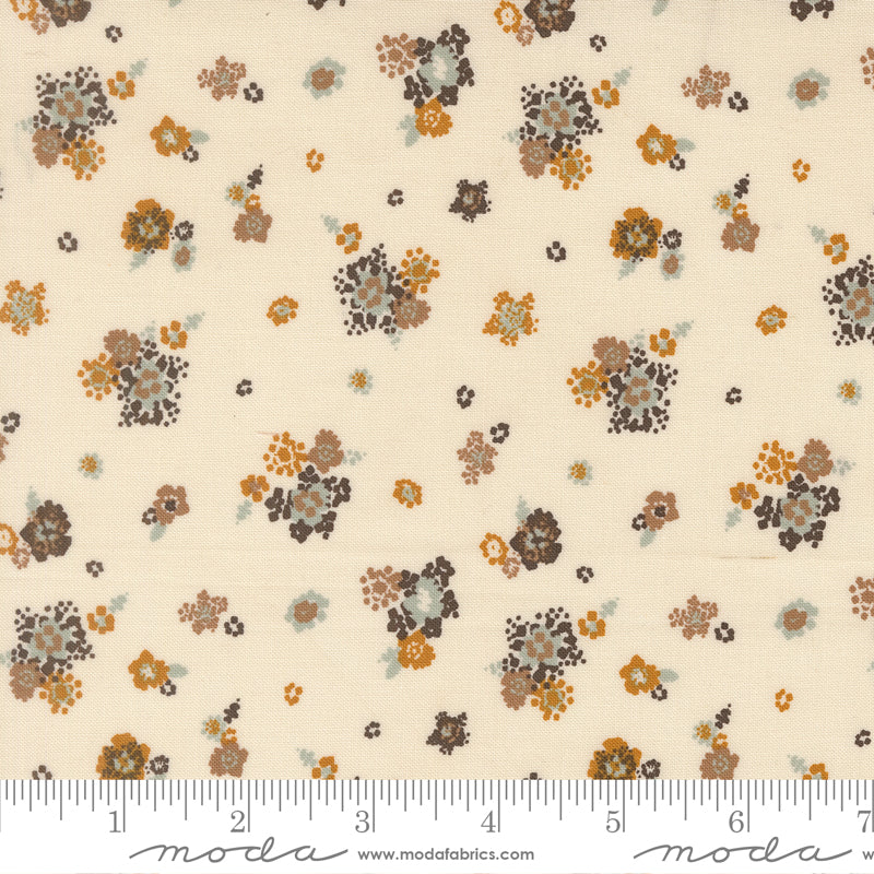 Wellspring Quilt Fabric - Micro Bloom in Eggshell Multi - 45675 11