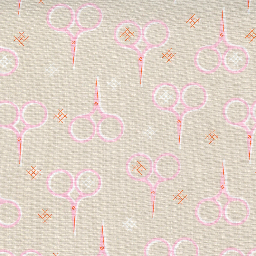 Make Time Quilt Fabric - Scissors in Cloud Gray - 24571 16